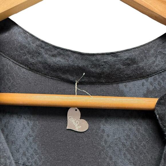 Indah Revolve Rayón Long Sleeve Romper Blue Sneake‎ Print Size Small - Picture 3 of 8